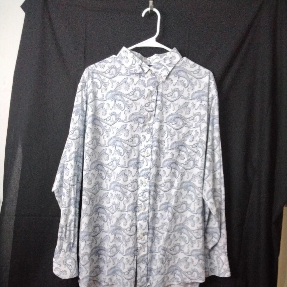 Blue paisley button-up shirt in XL #paisley #buttonup